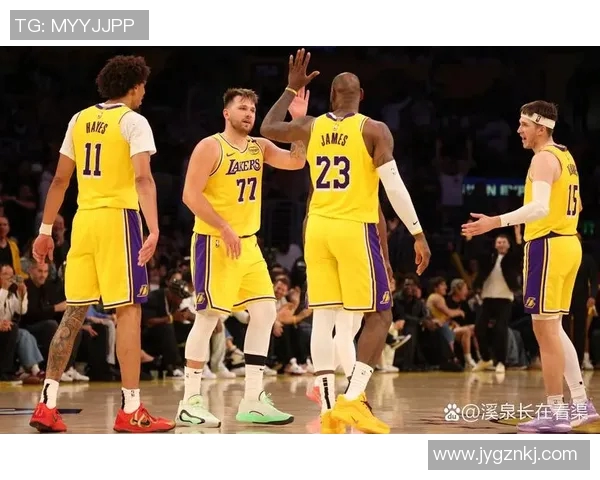 湖人对决热火第六场精彩回顾与精彩瞬间分析